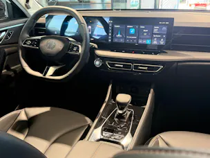 MG HS 1.5 T HEV Luxury