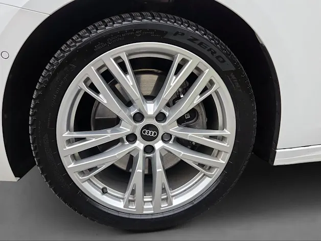 Audi A5 Avant 2.0 TDI Attraction quattro S-Tronic