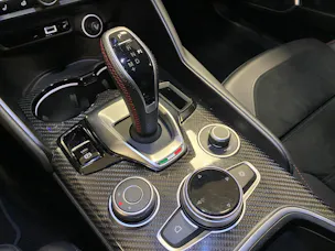 Alfa Romeo Giulia 2.0 MA 280 AT Q4 Ve