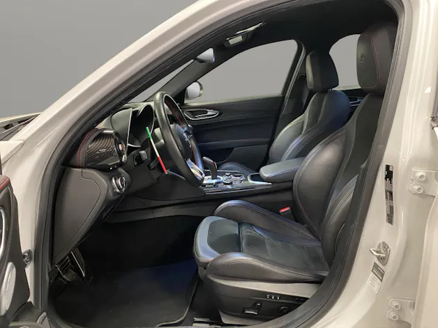 Alfa Romeo Giulia 2.0 MA 280 AT Q4 Ve