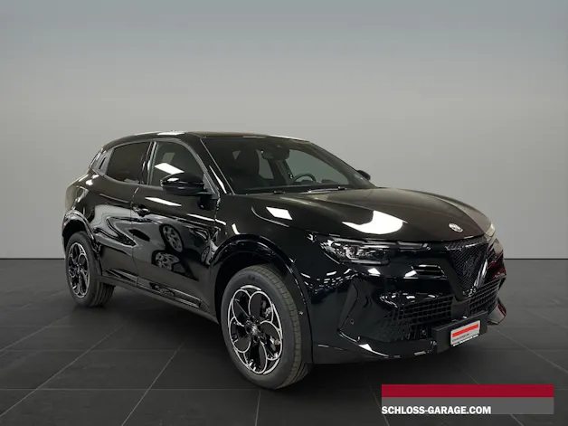 Alfa Romeo Junior 1.2 Ibrida Q4 Pack Tech