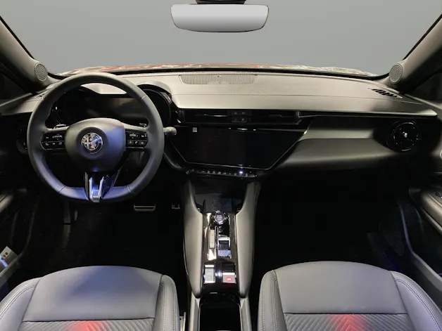 Alfa Romeo Junior 1.2 Ibrida Q4 Pack Tech