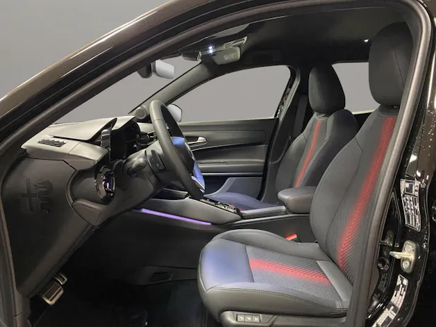 Alfa Romeo Junior 1.2 Ibrida Q4 Pack Tech