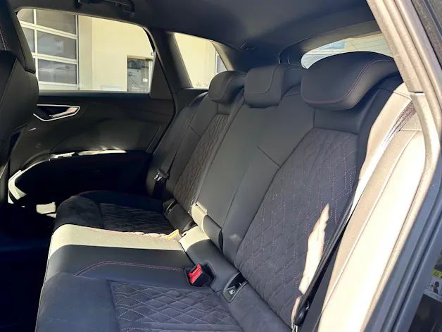 Audi Q4 e-tron 45 Edition Swiss Ski quattro