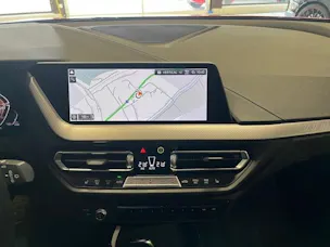 BMW 118i Essential Edition Steptronic
