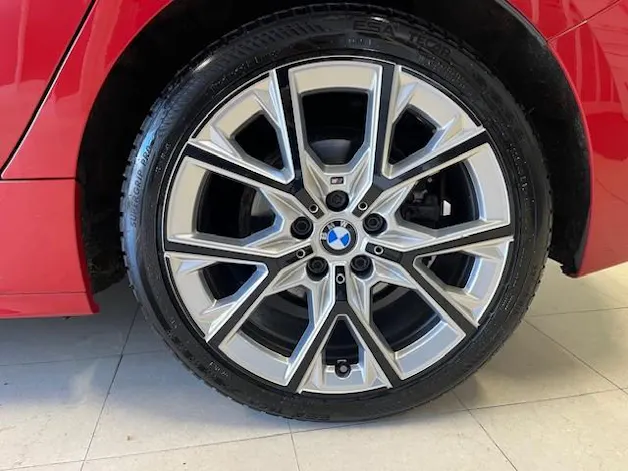 BMW 118i Essential Edition Steptronic