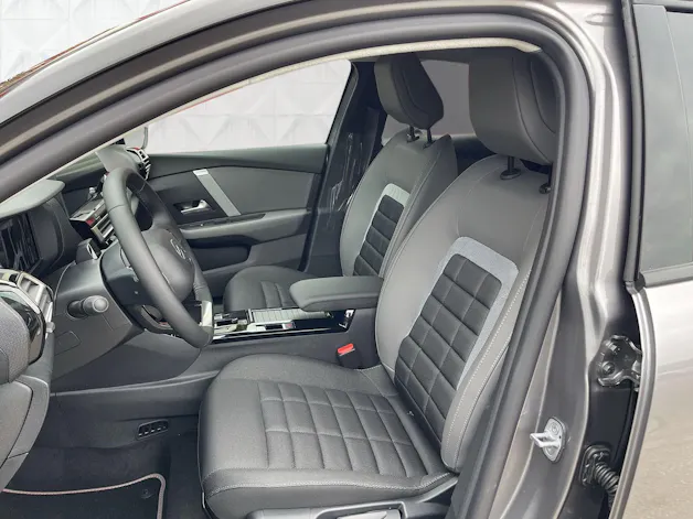 Citroën C4 Hybrid 145 Collection