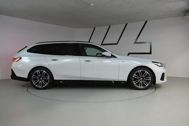 BMW 520d xDrive 48V Touring M Sport Steptronic