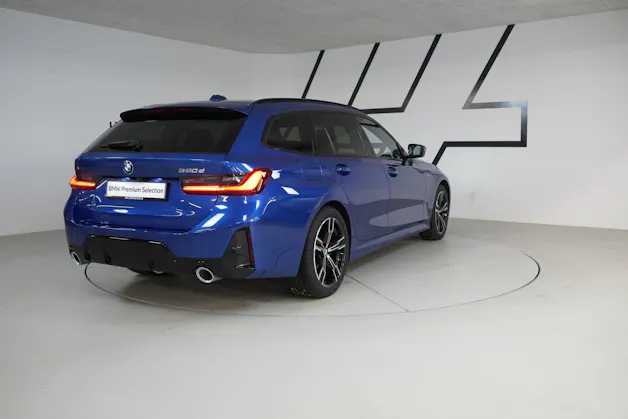 BMW 320d xDrive 48V Touring Steptronic M Sport