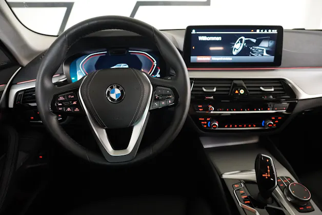 BMW 520d xDrive 48V Touring Steptronic