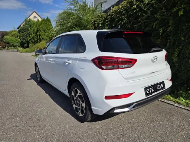 Hyundai i30 1.5 T-GDi Amplia DCT
