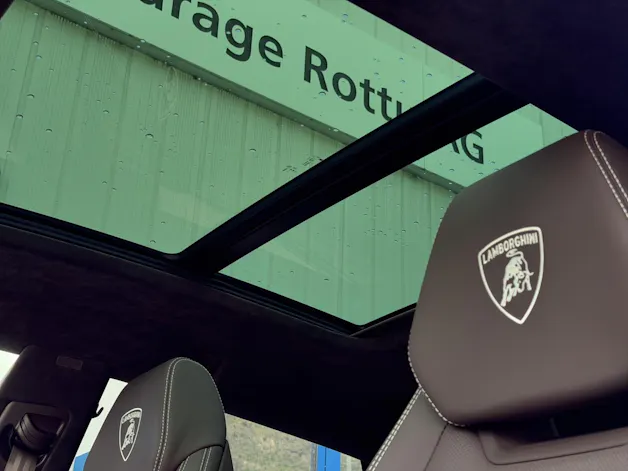 Lamborghini S