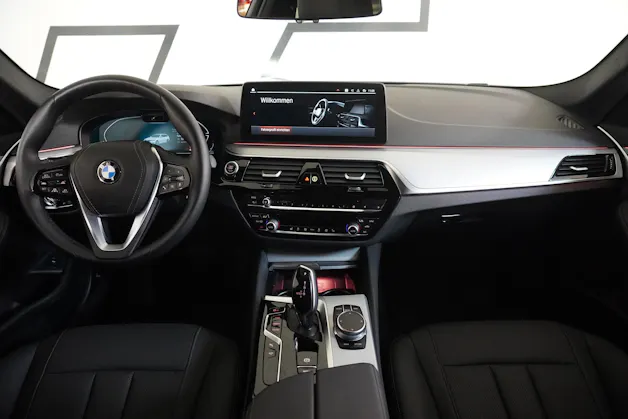 BMW 530d xDrive 48V Touring Steptronic