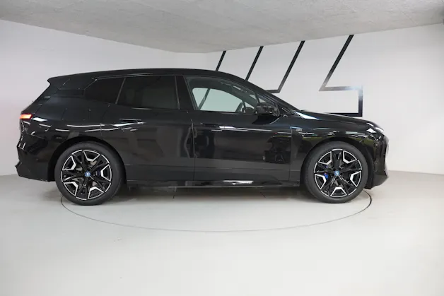 BMW iX M60