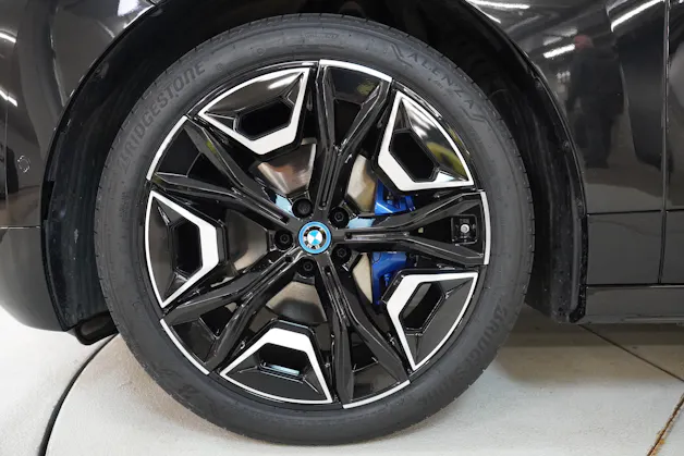 BMW iX M60