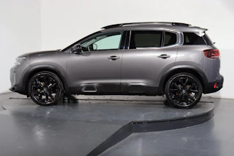 https://vehicle.imgix.net/4285199/00fef0f2-29b7-4a57-929d-e5db986c7e63.JPG