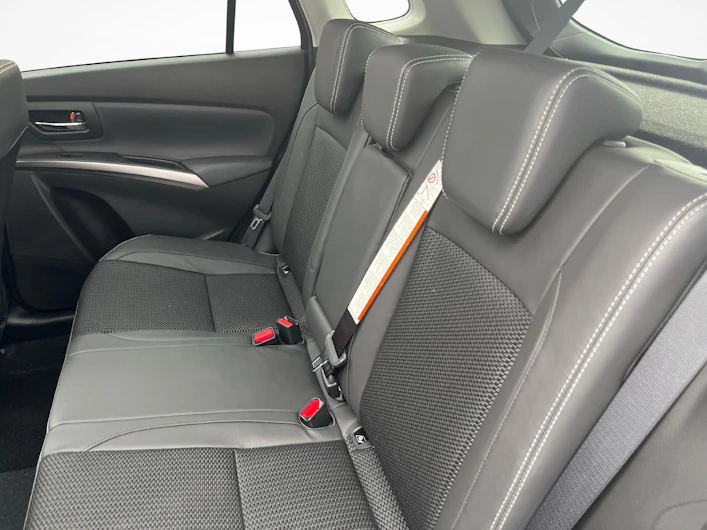 Fahrzeugbild SUZUKI S-CROSS