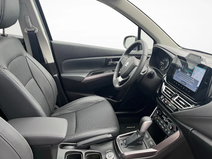 Fahrzeugbild SUZUKI S-CROSS