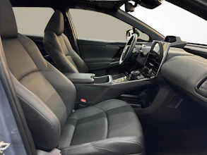 https://vehicle.imgix.net/4285447/cd74a37b-0b7e-43df-9c6d-78ddcadde140.jpg