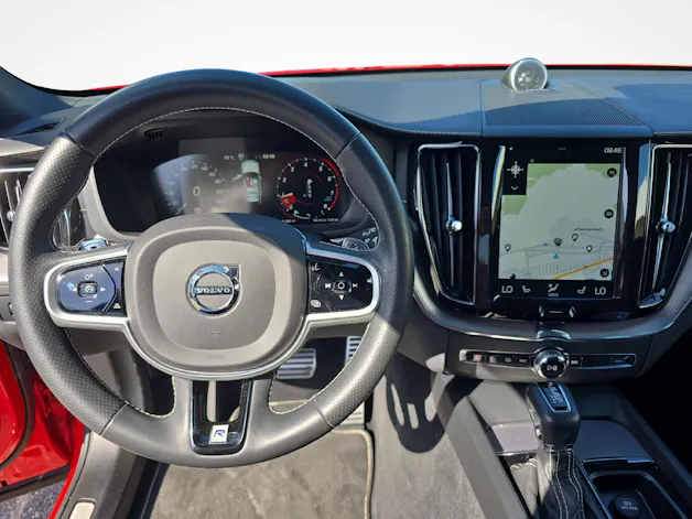 Volvo XC60 2.0 T6 R-Design AWD / ab 3,99% Leasing bei Abschluss einer Protect Autoversicherung