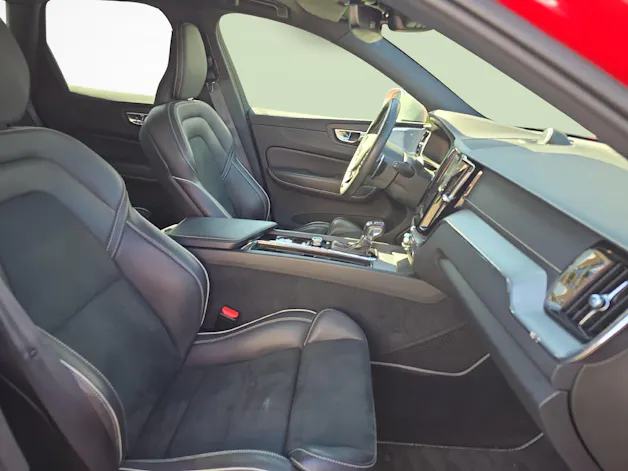 Volvo XC60 2.0 T6 R-Design AWD / ab 3,99% Leasing bei Abschluss einer Protect Autoversicherung
