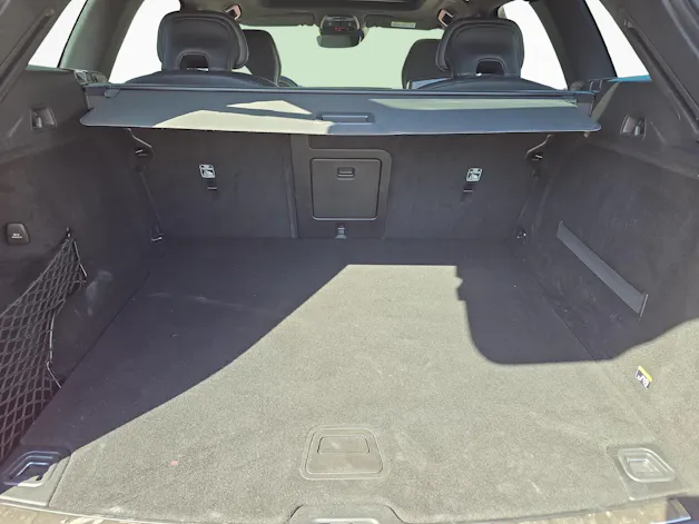 Volvo XC60 2.0 T6 R-Design AWD / ab 3,99% Leasing bei Abschluss einer Protect Autoversicherung