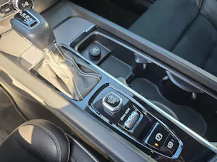 Volvo XC60 2.0 T6 R-Design AWD / ab 3,99% Leasing bei Abschluss einer Protect Autoversicherung