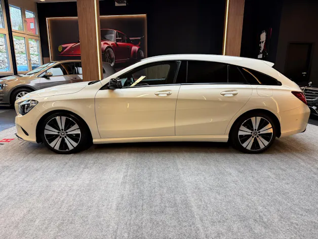 Mercedes-Benz CLA 200 Urban Shooting Brake