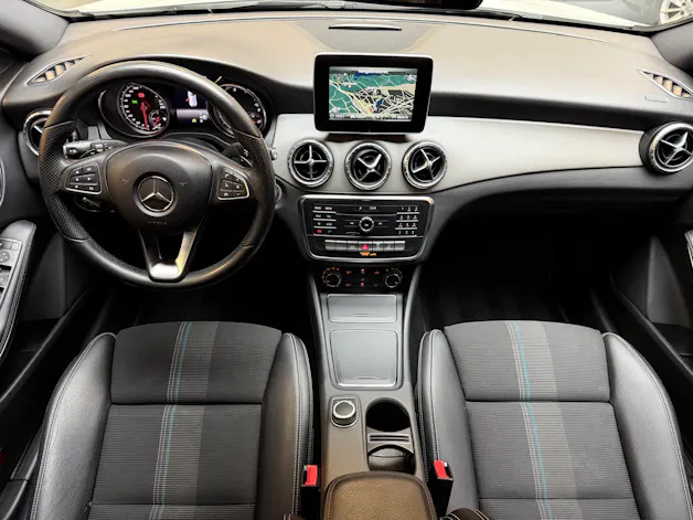 Mercedes-Benz CLA 200 Urban Shooting Brake