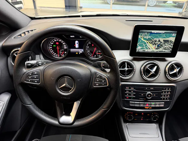 Mercedes-Benz CLA 200 Urban Shooting Brake