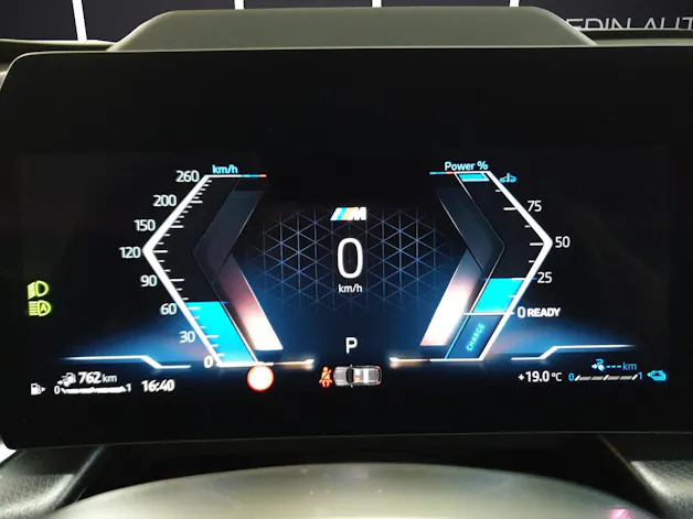 BMW X1 30e xDrive paddles