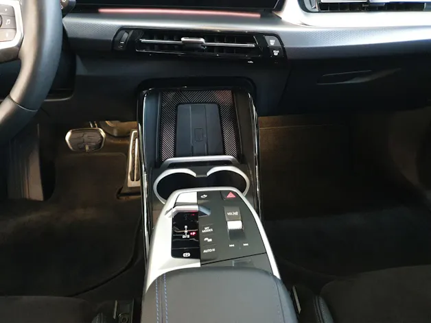 BMW X1 30e xDrive paddles
