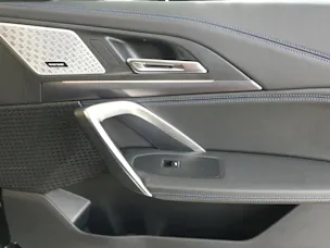 BMW X1 30e xDrive paddles