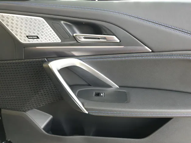 BMW X1 30e xDrive paddles
