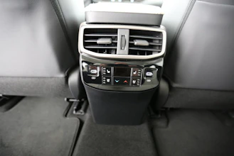 https://vehicle.imgix.net/4285673/15593c9a-4e37-48cd-ae6c-19f385fcc7d9.jpg