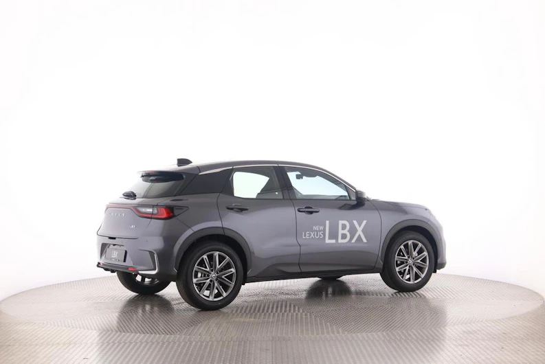 Fahrzeugbild LEXUS LBX