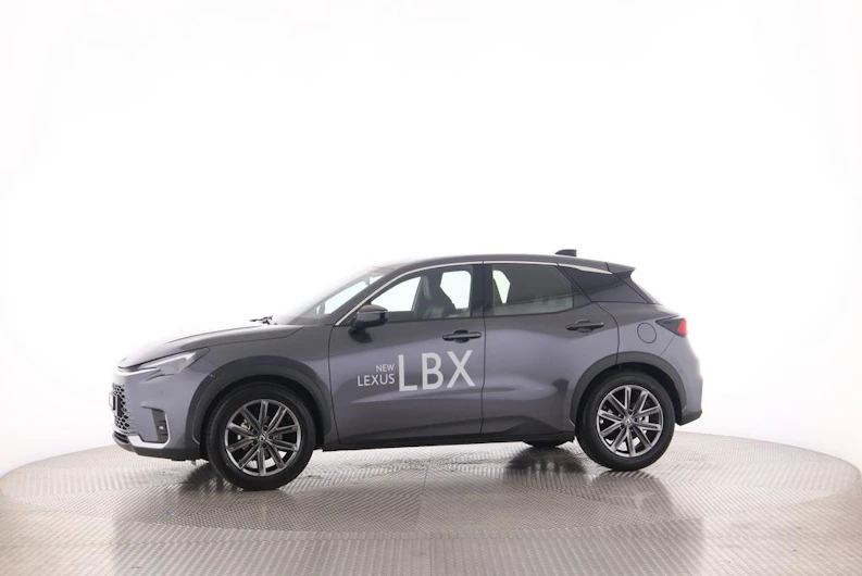 Fahrzeugbild LEXUS LBX