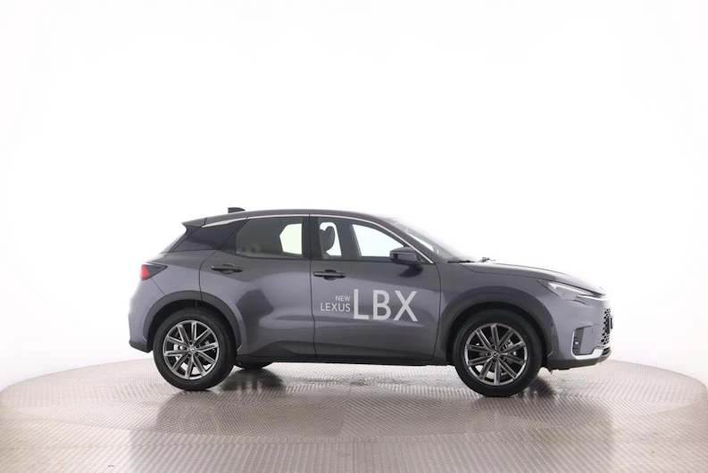 Fahrzeugbild LEXUS LBX