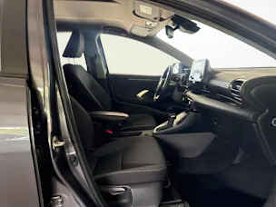 Toyota Yaris 1.5 VVT-i HSD Trend + Ruote invernali incluse