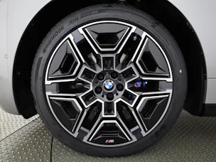 BMW iX xDrive60