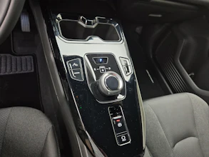 https://vehicle.imgix.net/4285846/345b25e6-6c04-4cd4-81d4-dfb6c74266e5.jpg