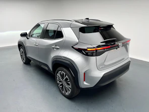 Fahrzeugbild TOYOTA Yaris Cross 1.5 VVT-i HSD Premium AWD-i