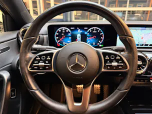 Mercedes-Benz A 220 Progressive Limousine