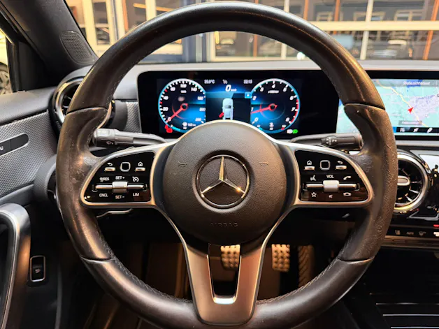 Mercedes-Benz A 220 Progressive Limousine