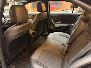 Mercedes-Benz A 220 Progressive Limousine