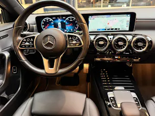 Mercedes-Benz A 220 Progressive Limousine