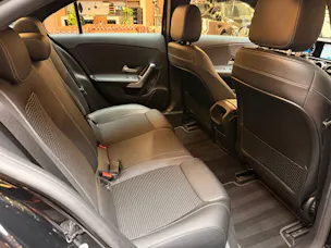 Mercedes-Benz A 220 Progressive Limousine