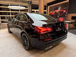 Mercedes-Benz A 220 Progressive Limousine