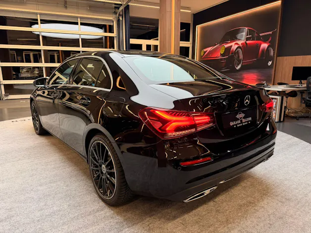 Mercedes-Benz A 220 Progressive Limousine