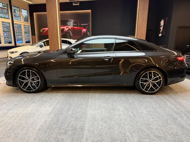 Mercedes-Benz E 200 AMG Line Coupé